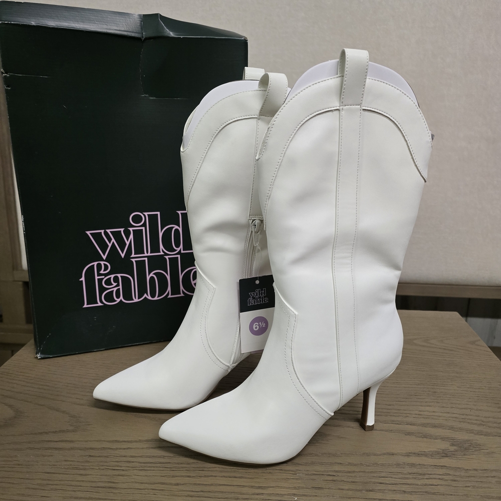 Wild Fable Ivory Heeled Boots 6 1/2